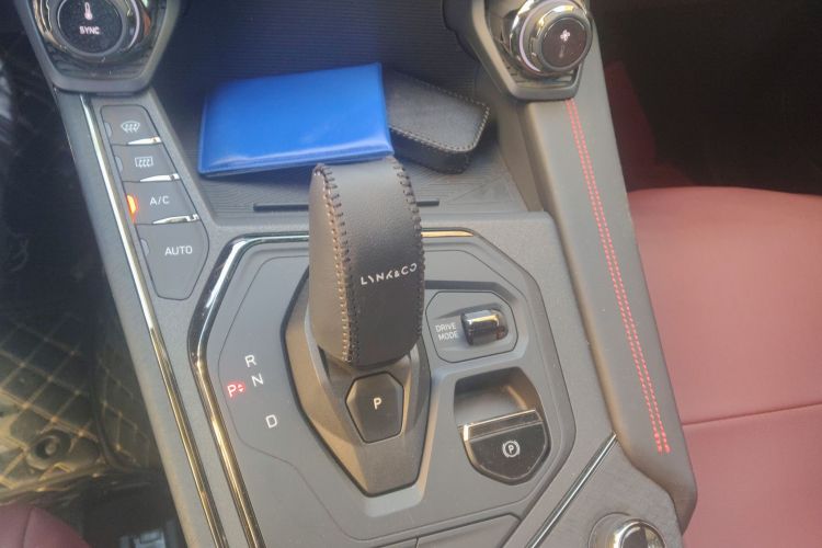 领克05 2022款 2.0TD 四驱劲Halo中控内饰18