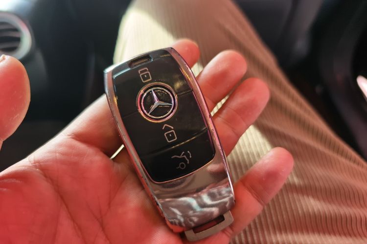 奔驰E级 2020款 E 300 L 运动时尚型中控内饰11