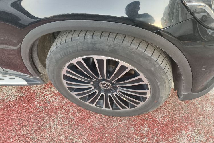 奔驰GLC 2018款 GLC 200 4MATIC车身外观10