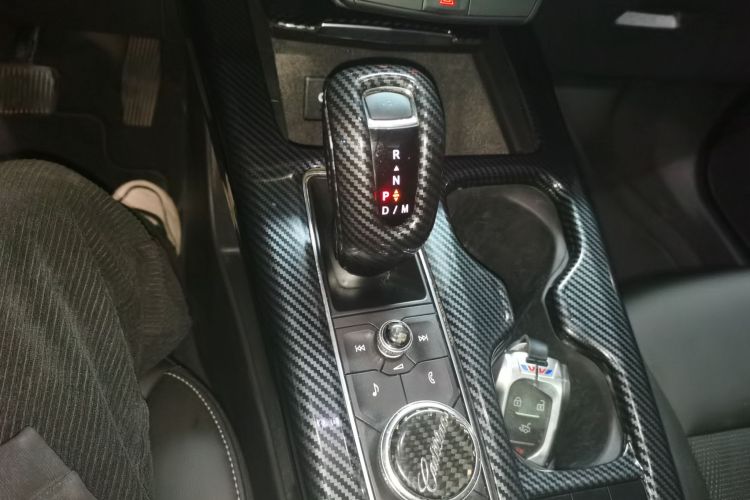 凯迪拉克XT4 2018款 28T 两驱技术型中控内饰18