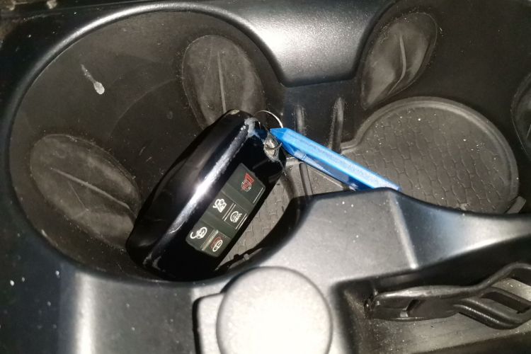 捷豹XFL 2023款 XFL 2.0T P200 两驱精英豪华版中控内饰7001