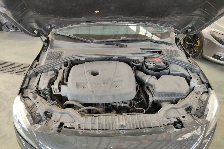 沃尔沃S60 2018款 S60L T3 智进进取版机舱底盘24