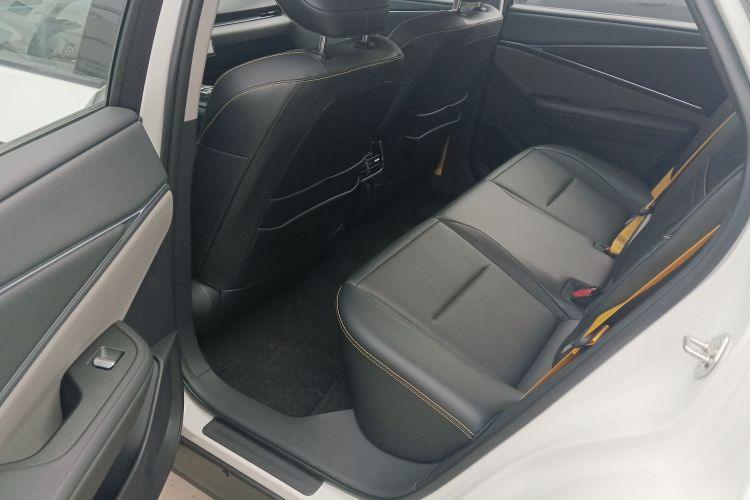 丰田bZ5 2025款 550 PRO智行版中控内饰7004