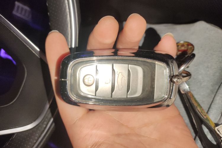 红旗H9 2020款 3.0T 智联旗畅版中控内饰11