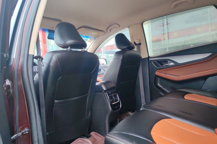 宝骏560 2016款 1.8L 手动精英型中控内饰22