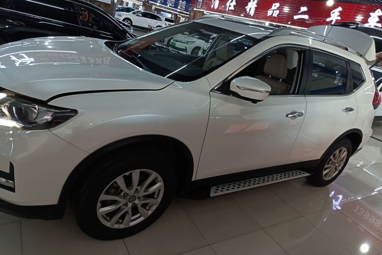 日产 奇骏 2017款 2.0L CVT舒适版 2WD车身外观6003