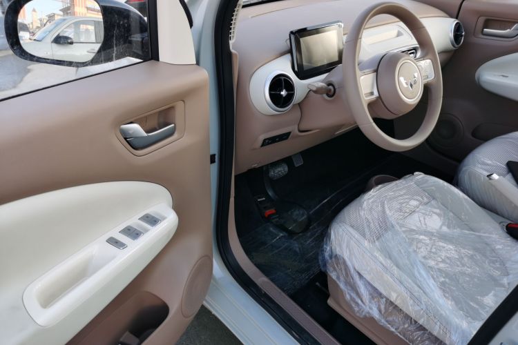 五菱汽车 宏光MINIEV 2025款 四门版 进阶款中控内饰7003