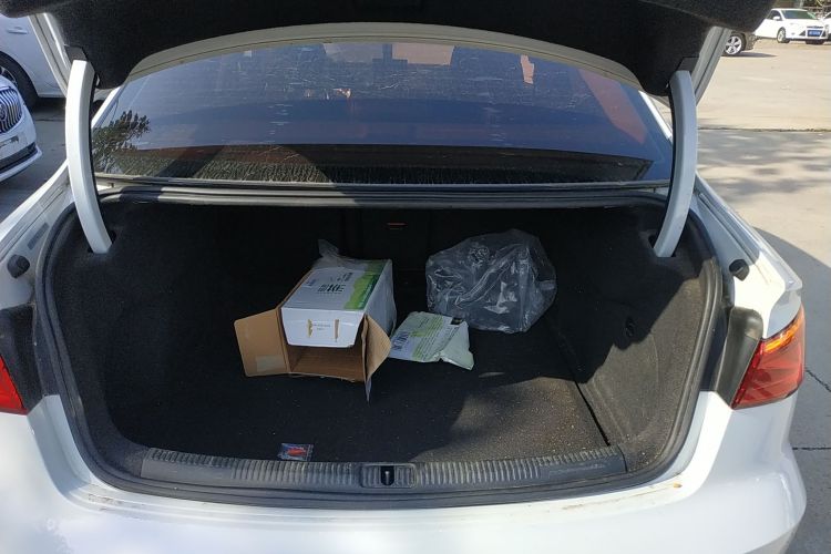 奥迪A3 2016款 Limousine 35 TFSI 领英型机舱底盘23