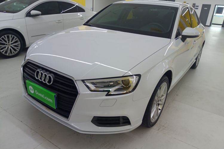 奥迪A3 2018款 30周年年型 Limousine 35 TFSI 进取型车身外观1