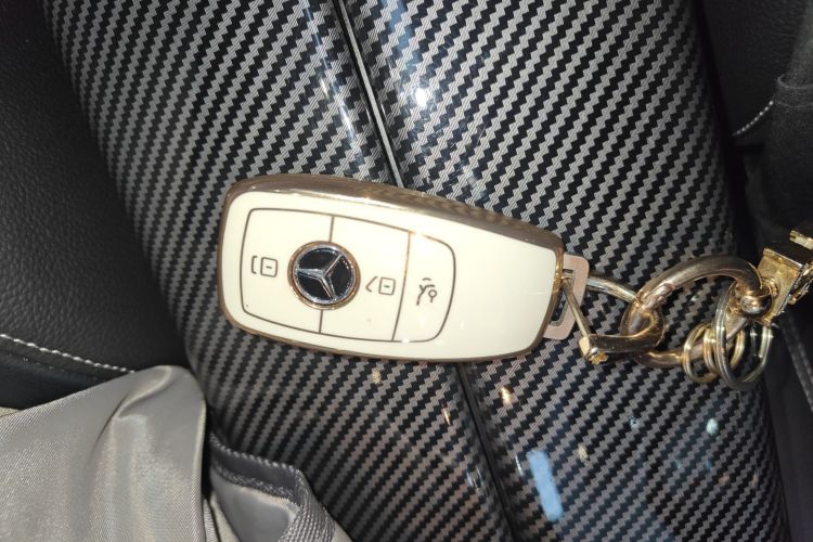 奔驰GLB AMG 2021款 改款 AMG GLB 35 4MATIC中控内饰11