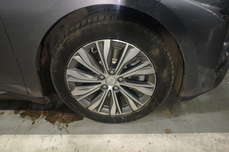 红旗E-QM5 2023款 560km PLUS车身外观10