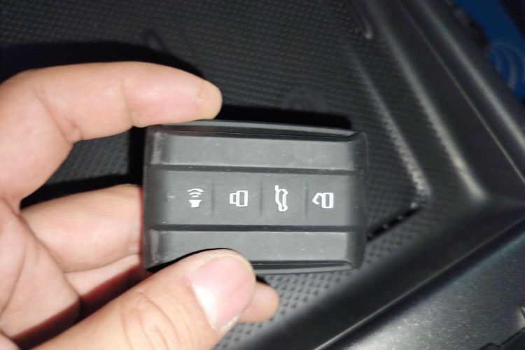 坦克300新能源 2025款 Hi4-T中控内饰11