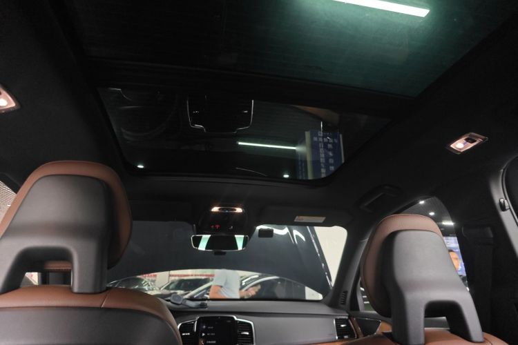 沃尔沃XC90 2021款 B6 智逸豪华版 7座中控内饰22