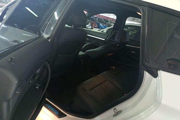 宝马3系GT 2019款 320i M运动套装中控内饰7004