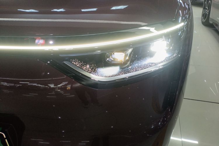 鸿蒙智行 问界M8 2025款 增程 Ultra版 53.4kWh 5座版局部细节36