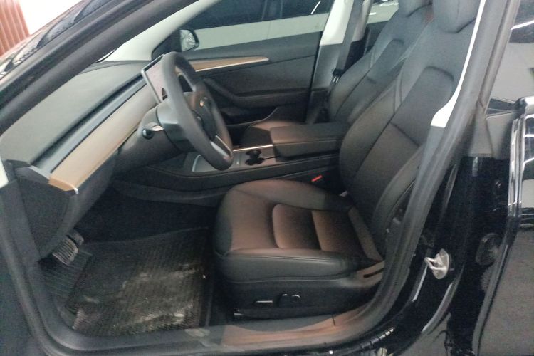 特斯拉 Model 3 2022款 后轮驱动版中控内饰19