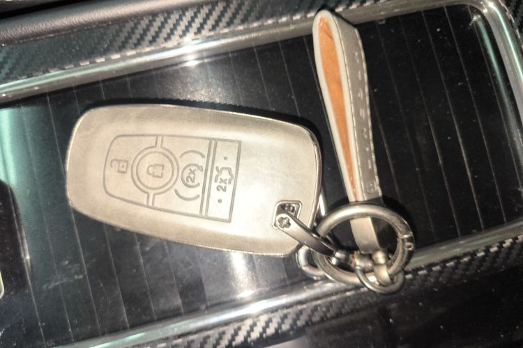 林肯 冒险家 2022款 2.0T 两驱尊雅版中控内饰7001