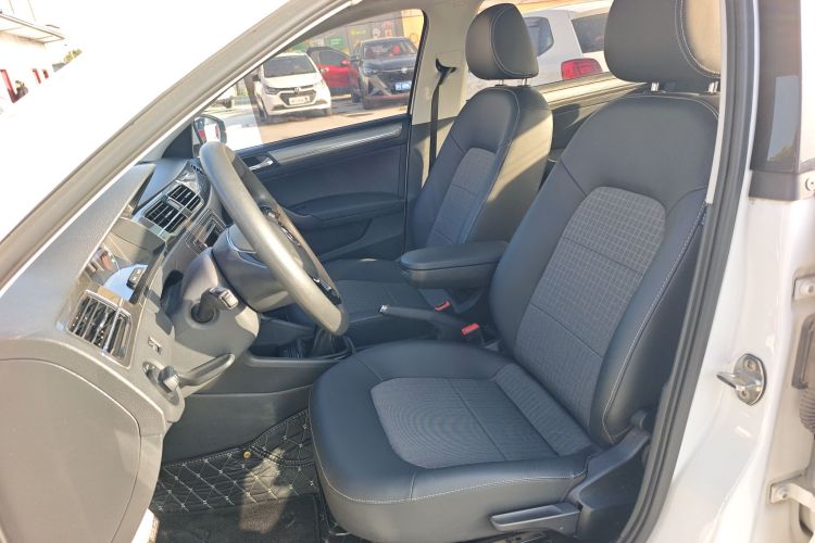 大众 桑塔纳 2019款 1.5L 手动舒适版 国VI中控内饰19