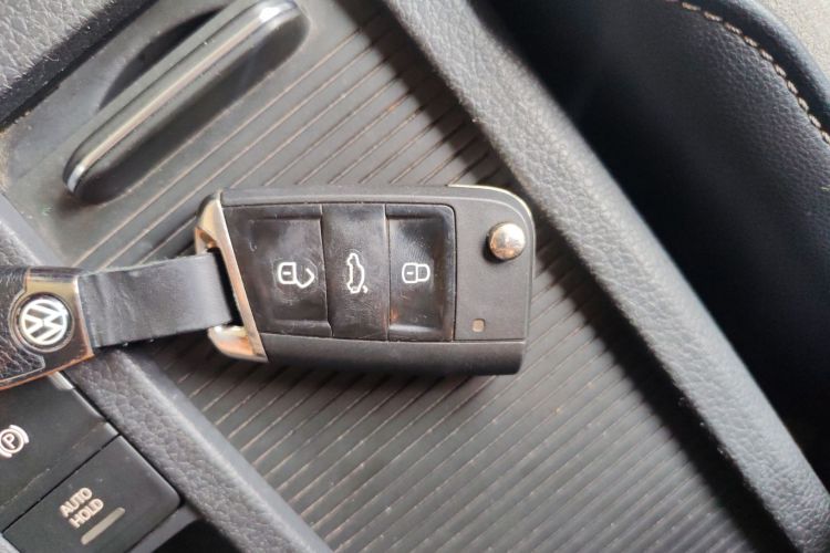 大众 高尔夫 2018款 280TSI 自动R-Line型中控内饰11