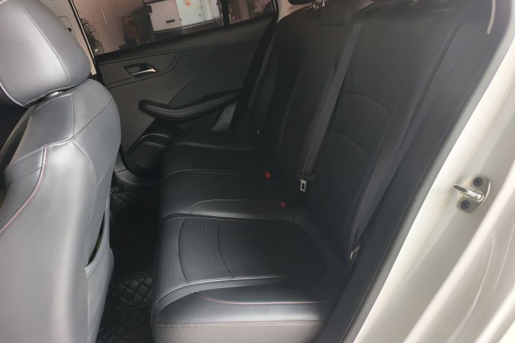 荣威i5 2023款 1.5L CVT尊荣版中控内饰7002