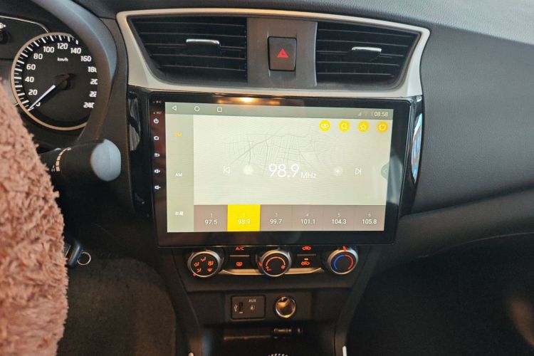 日产 轩逸 2022款 经典 1.6XE CVT舒适版中控内饰16