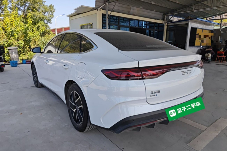 比亚迪 秦L 2024款 DM-i 120KM领先型车身外观4