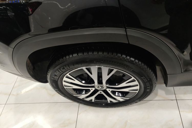 奔驰GLB 2024款 改款 GLB 220 动感型车身外观6008