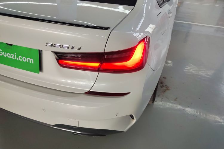 宝马3系 2022款 325Li M运动曜夜套装车身外观9