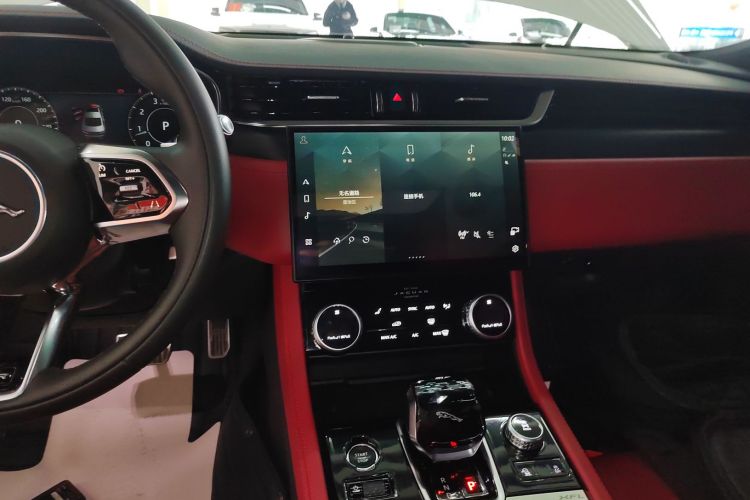 捷豹XFL 2021款 XFL 2.0T P250 四驱曜黑运动版中控内饰16