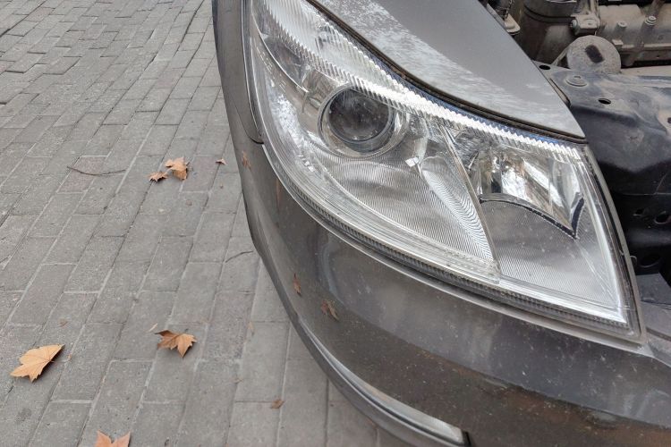 斯柯达 明锐 2012款 1.6L 手动逸俊版车身外观6006