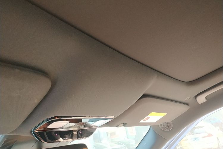 理想汽车 理想L8 2023款 Pro中控内饰22