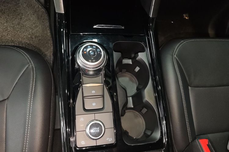 福特 探险者 2020款 EcoBoost 285 四驱风尚版 7座中控内饰18