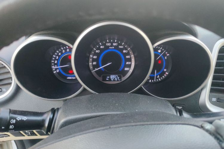 长安 逸动 2015款 1.6L 手动豪华型 国V中控内饰14