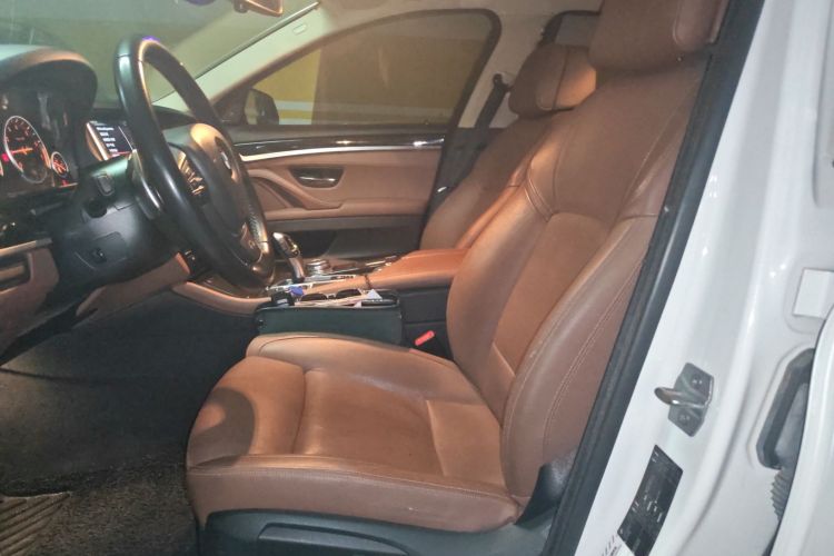 宝马5系 2015款 535Li 领先型中控内饰19