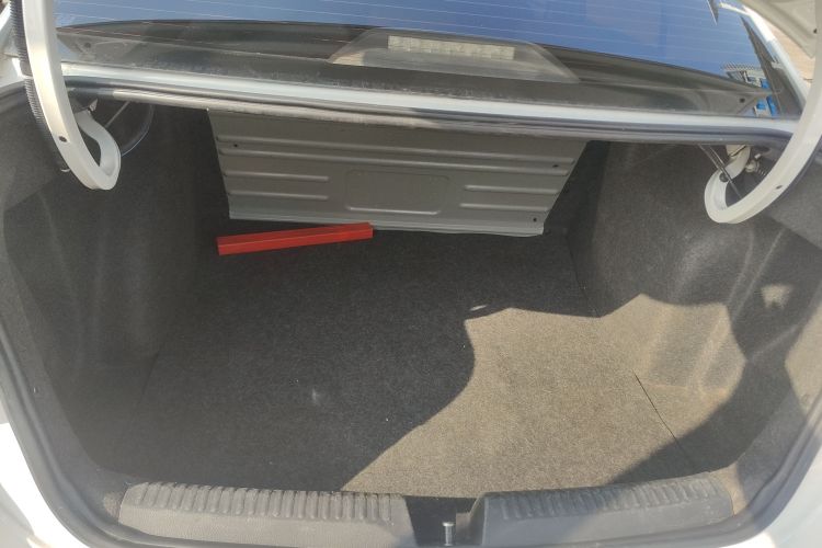 大众 桑塔纳 2017款 浩纳 1.6L 自动风尚版机舱底盘23