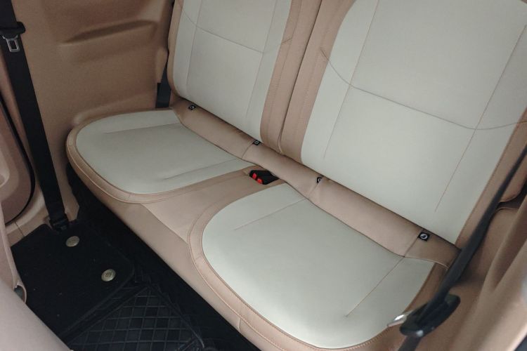 吉利银河 2023款 熊猫mini 200km 耐力熊中控内饰21