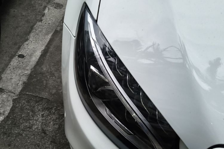 奔驰C级 2015款 改款 C 180 L 运动型车身外观8