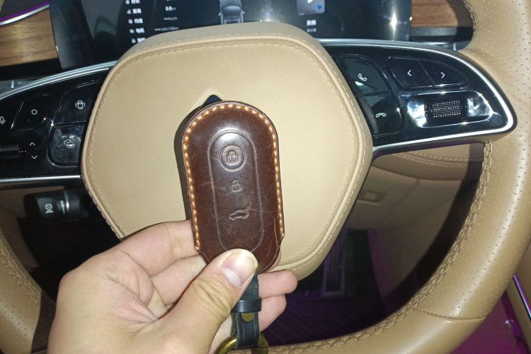 鸿蒙智行 问界M7 2024款 1.5T 智驾四驱Max版 5座中控内饰7001