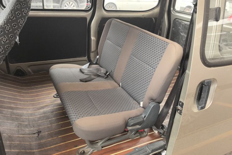 五菱汽车 五菱之光 2013款 1.0L 实用型中控内饰21