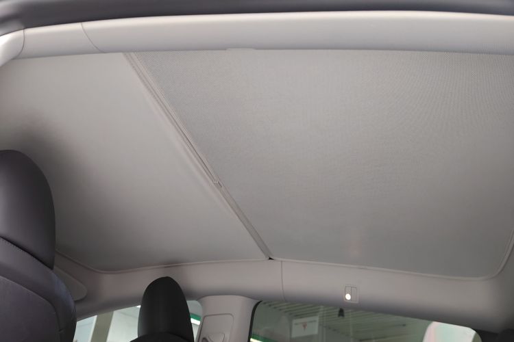 特斯拉 Model Y 2024款 长续航全轮驱动版中控内饰22