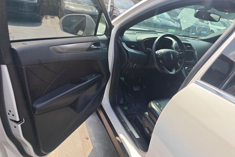 林肯MKC 2019款 2.0T 两驱尊享版 国V中控内饰20