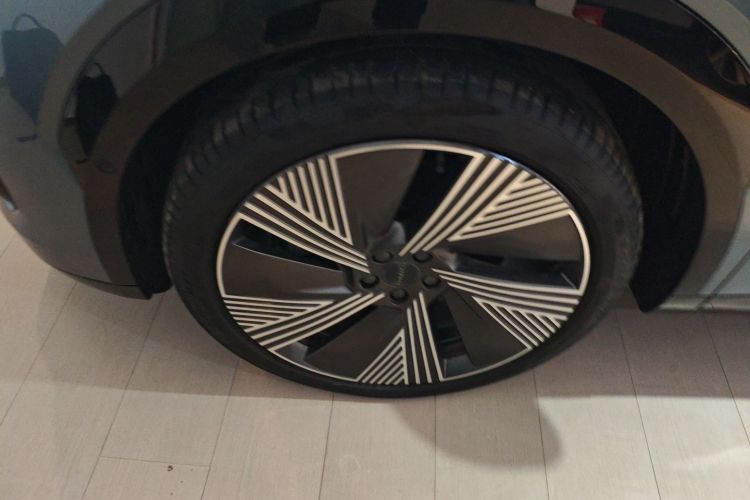 领克08 EM-P 2025款 220km 四驱性能Halo车身外观6007