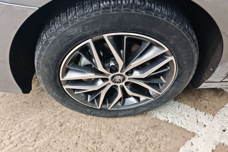 比亚迪 秦PLUS 2023款 冠军版 DM-i 120KM卓越型车身外观6007