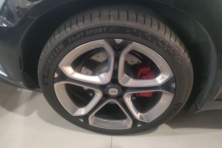 小米汽车 小米YU7 2025款 超长续航高性能四驱Max版车身外观6008