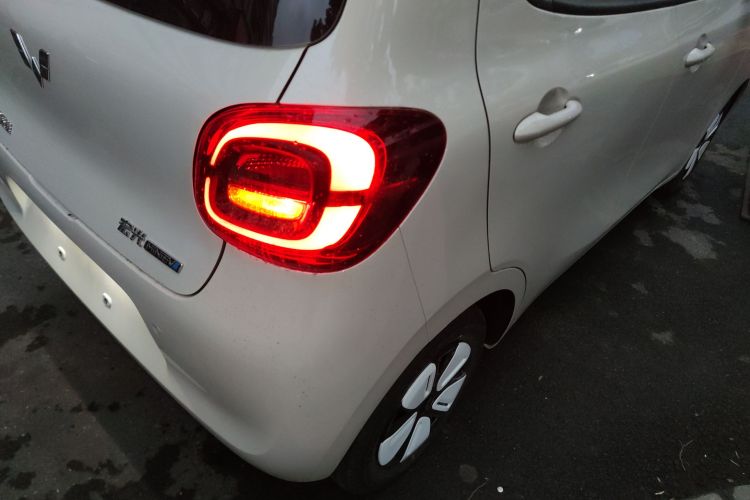 五菱汽车 宏光MINIEV 2025款 四门版 进阶款车身外观9