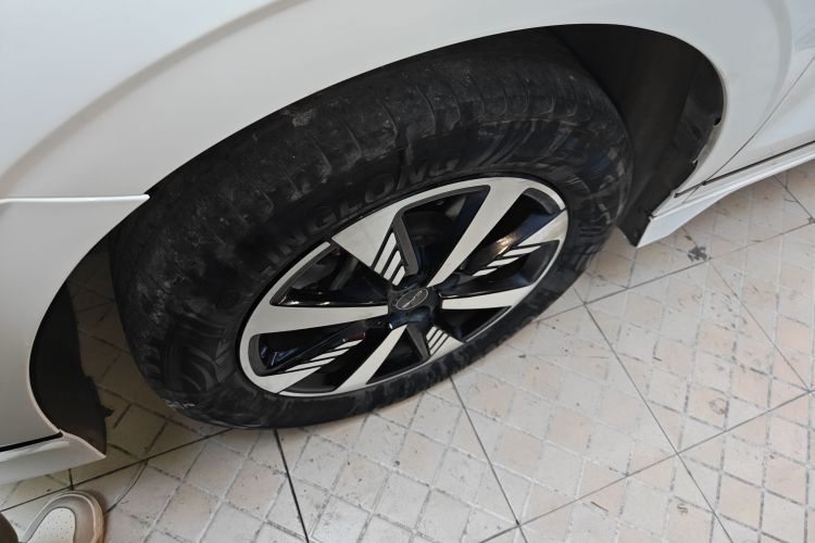 比亚迪e2 2023款 豪华型车身外观6002