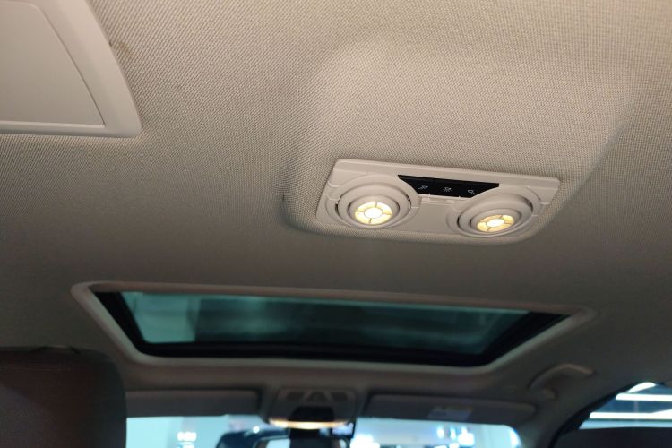 宝马3系 2019款 320Li M运动套装中控内饰22