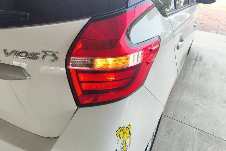 丰田 威驰FS 2017款 1.5L CVT锋驰版车身外观9