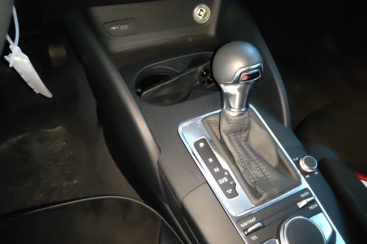 奥迪A3 2020款 Limousine 35 TFSI 时尚型 国VI中控内饰18