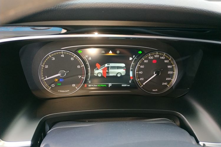 广汽传祺 传祺M8 2023款 领秀系列 390T 豪华版中控内饰14